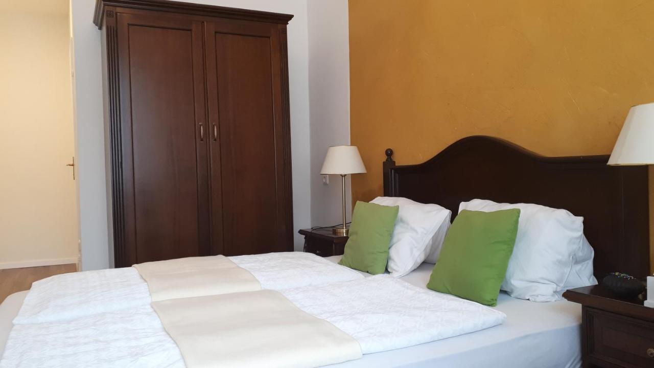Gasthof-Pension Schwarzer Baer Вайдхофен-ан-дер-Ибс Экстерьер фото