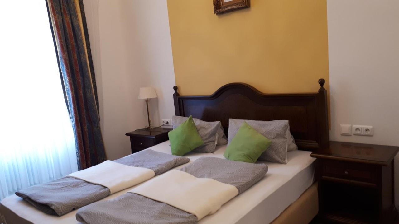 Gasthof-Pension Schwarzer Baer Вайдхофен-ан-дер-Ибс Экстерьер фото